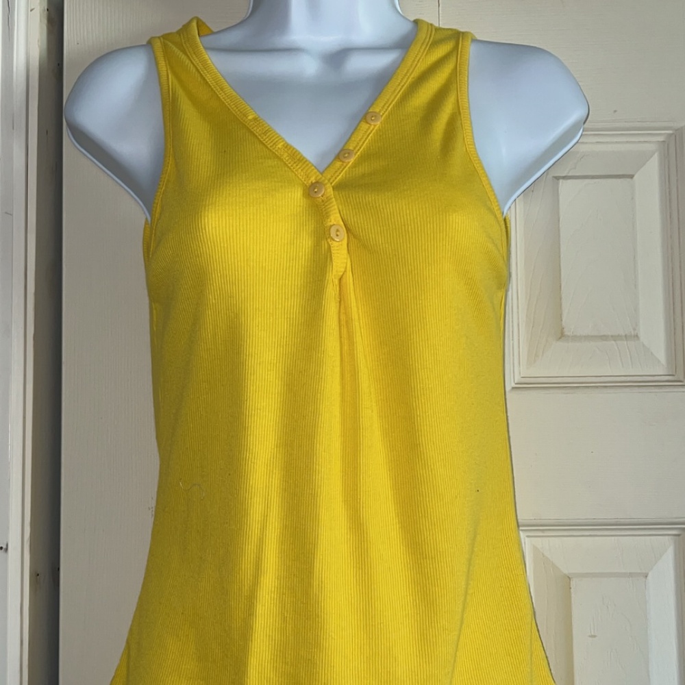 WOMANS YELLOW TANK TOP